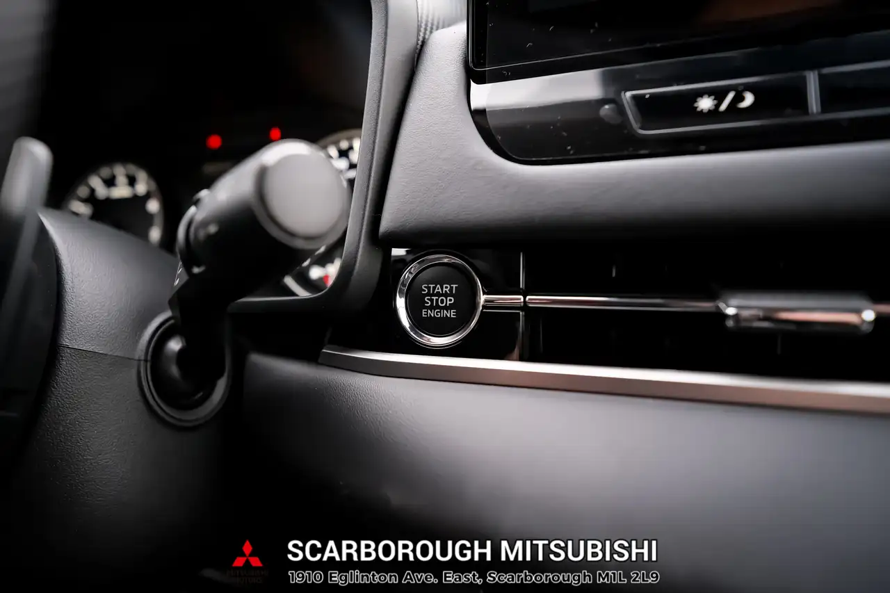 Mitsubishi Outlander снимка Mitsubishi Outlander