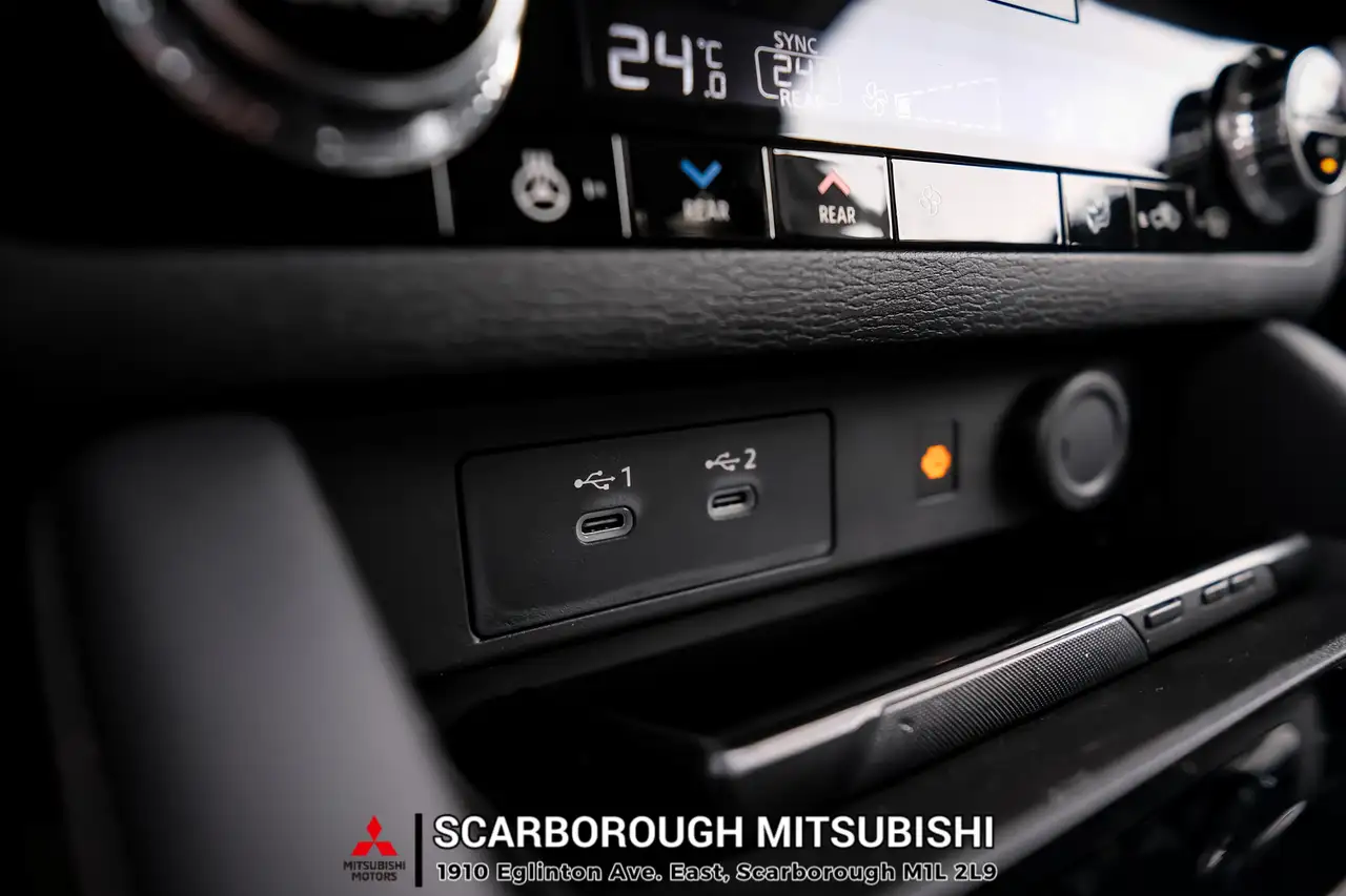Mitsubishi Outlander снимка Mitsubishi Outlander