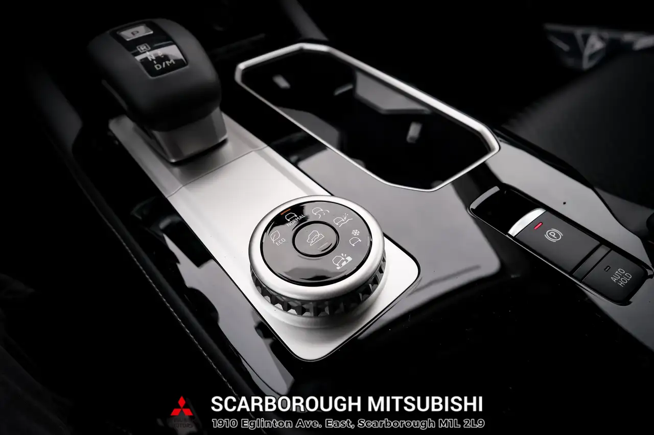 Mitsubishi Outlander снимка Mitsubishi Outlander