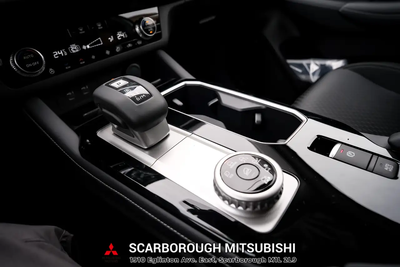 Mitsubishi Outlander снимка Mitsubishi Outlander