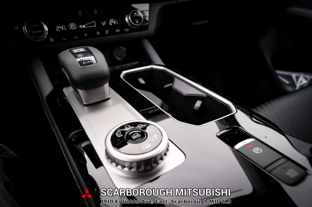 Mitsubishi Outlander снимка Mitsubishi Outlander