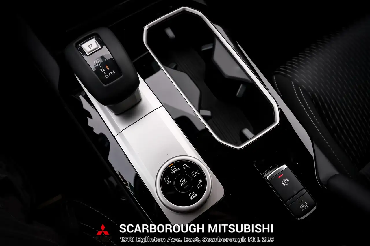 Mitsubishi Outlander снимка Mitsubishi Outlander