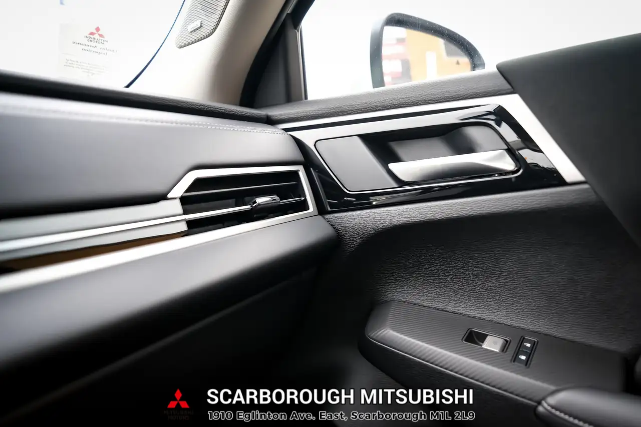 Mitsubishi Outlander снимка Mitsubishi Outlander