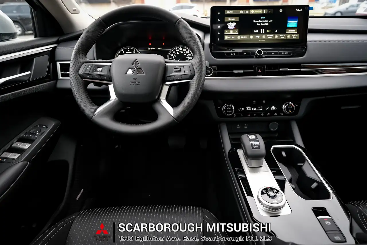Mitsubishi Outlander снимка Mitsubishi Outlander