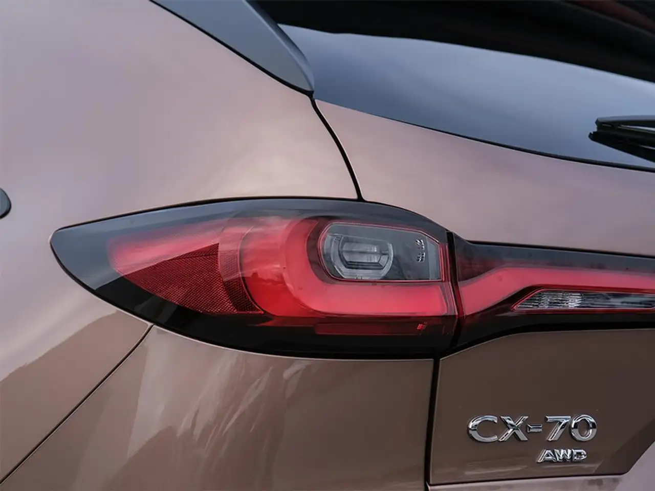 Mazda CX-70 MHEV fotografie Mazda CX-70 MHEV