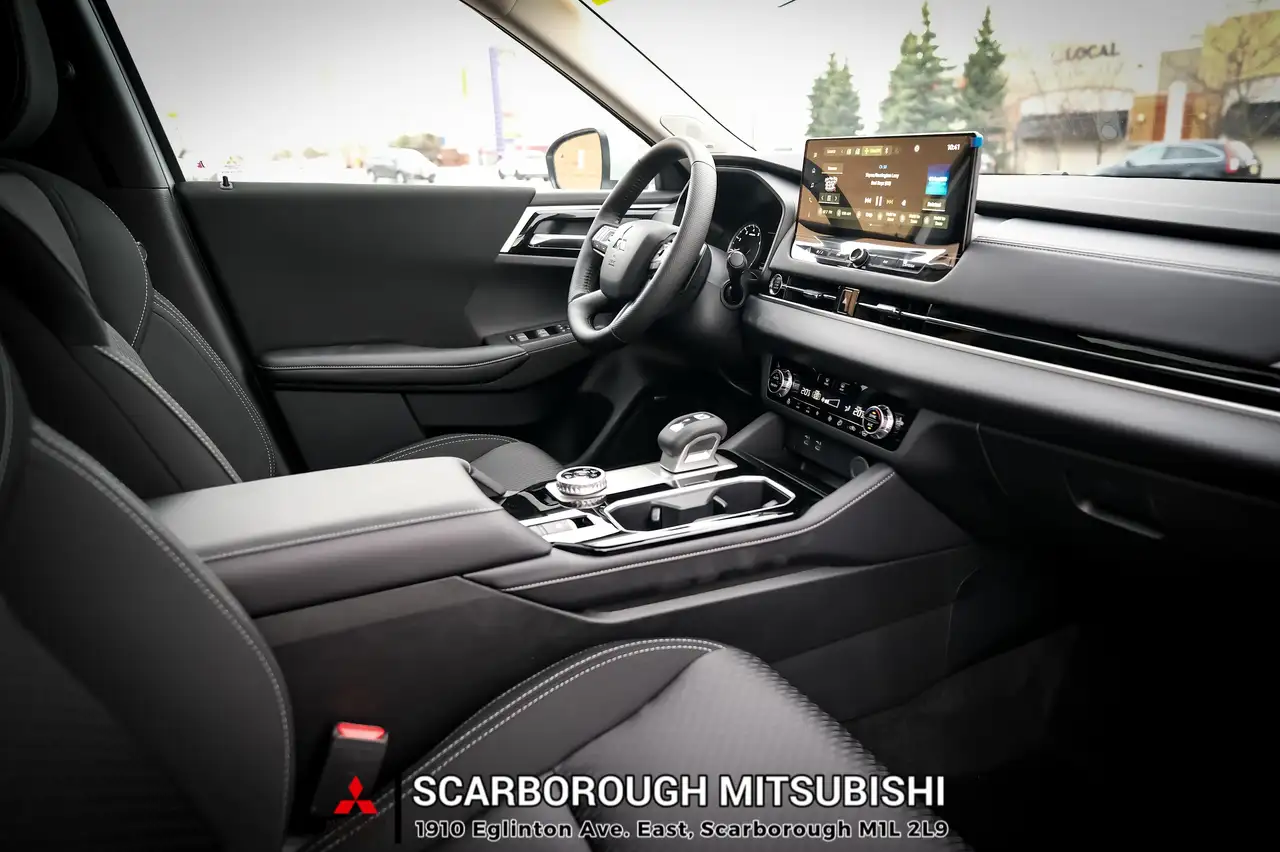 Mitsubishi Outlander снимка Mitsubishi Outlander