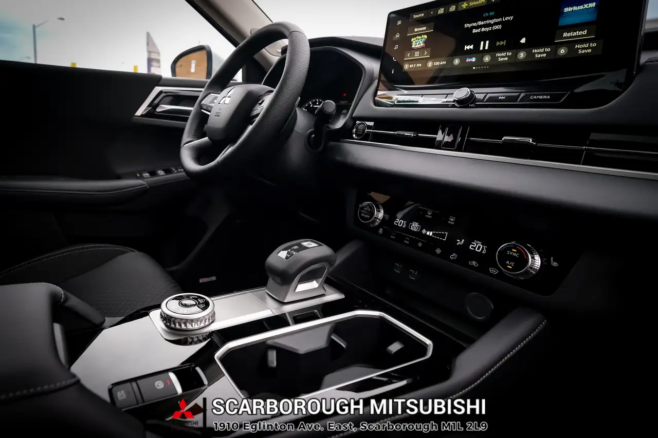 Mitsubishi Outlander снимка Mitsubishi Outlander