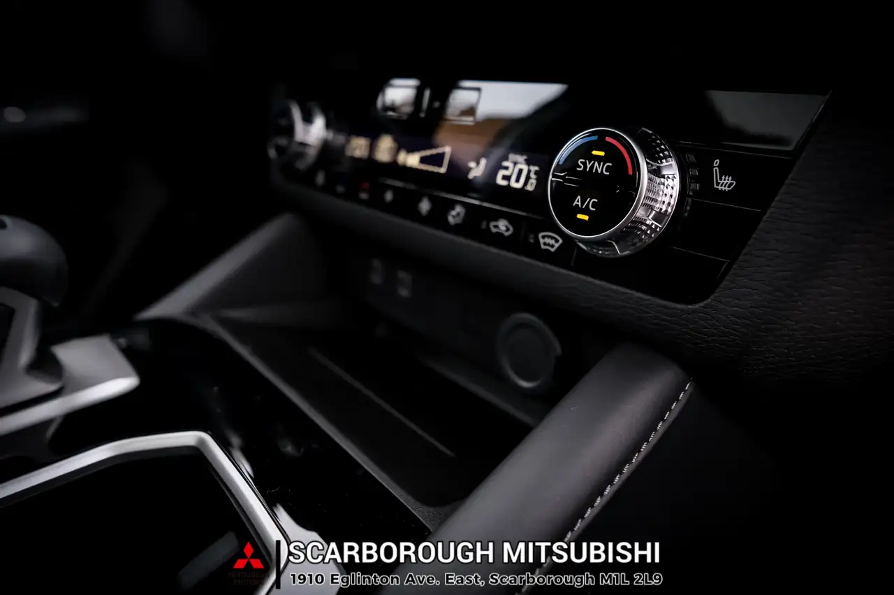 Mitsubishi Outlander снимка Mitsubishi Outlander