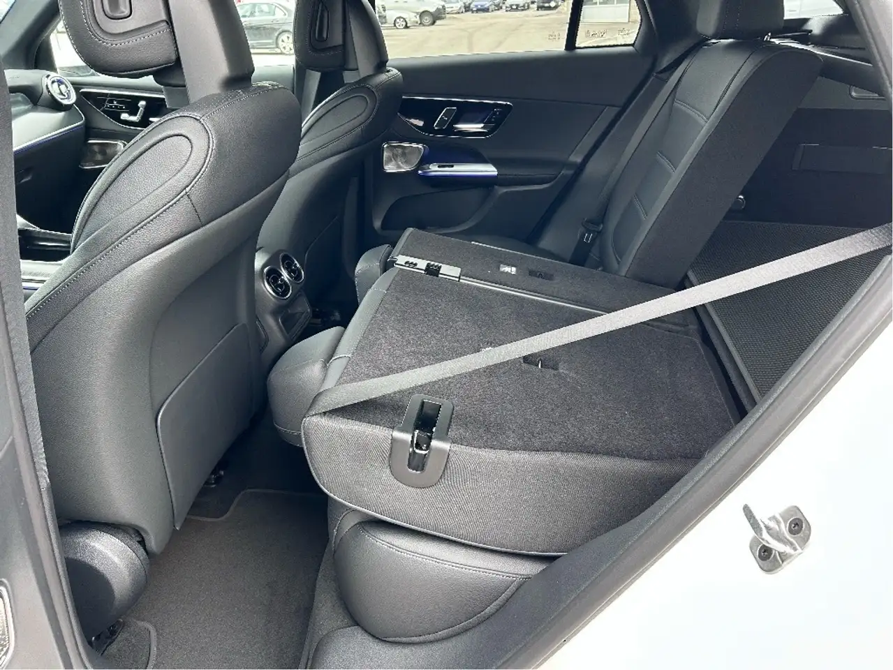 Mercedes-Benz GLC снимка Mercedes-Benz GLC