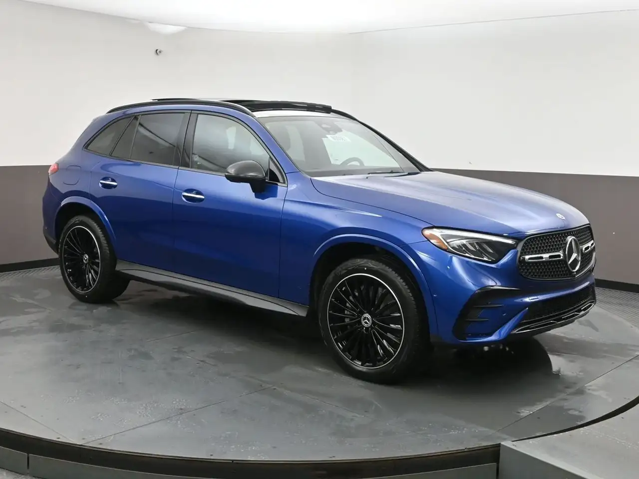 Mercedes-Benz GLC снимка Mercedes-Benz GLC