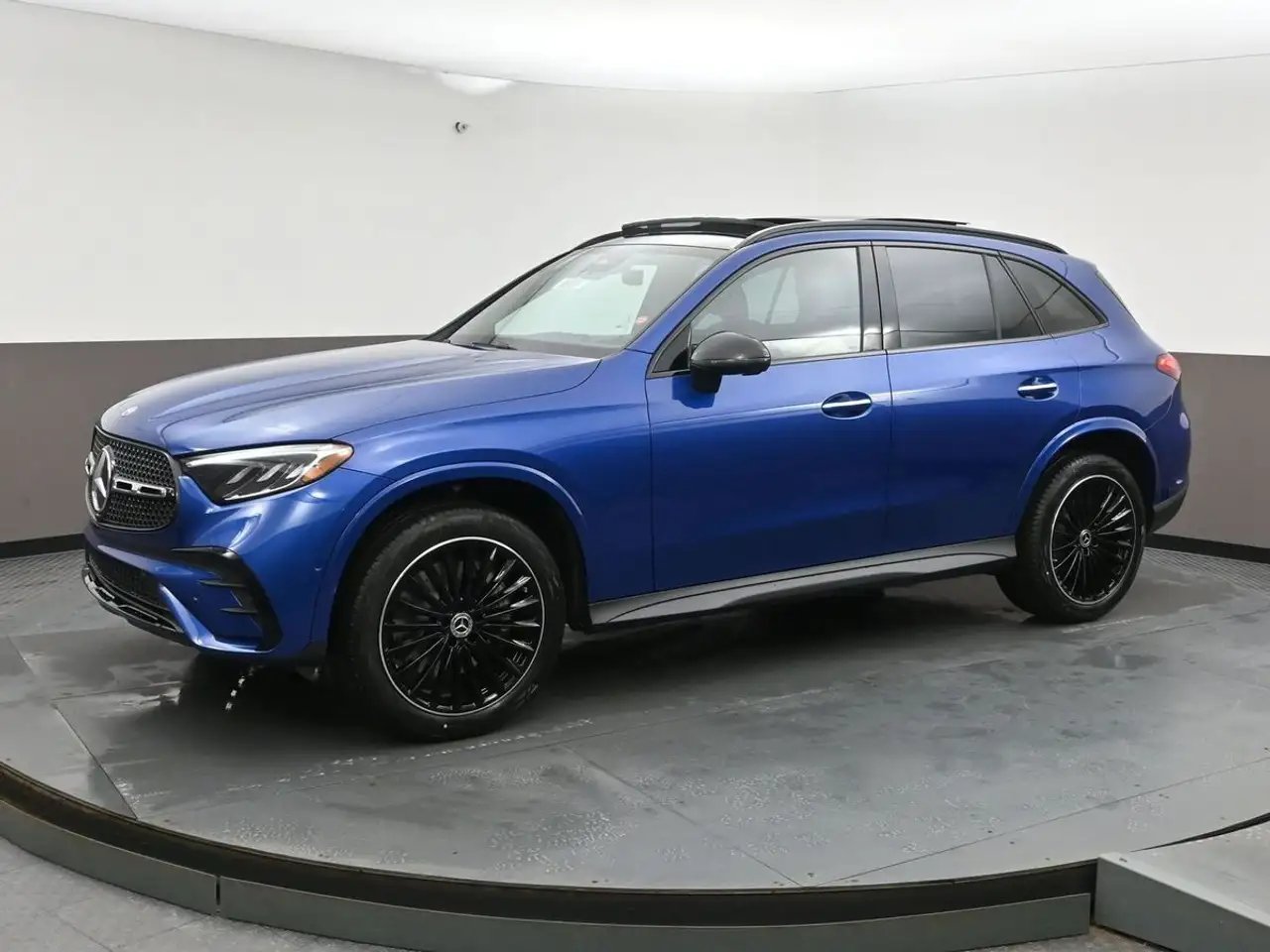 Mercedes-Benz GLC снимка Mercedes-Benz GLC