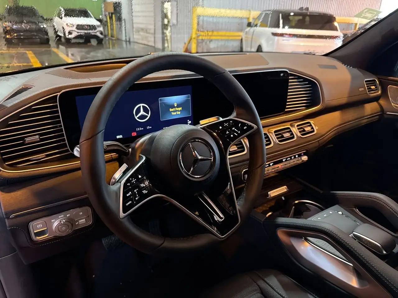 Mercedes-Benz GLE снимка Mercedes-Benz GLE