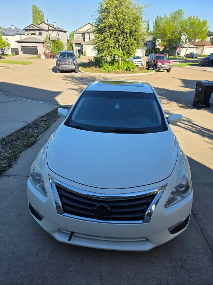 Nissan Altima photo Nissan Altima