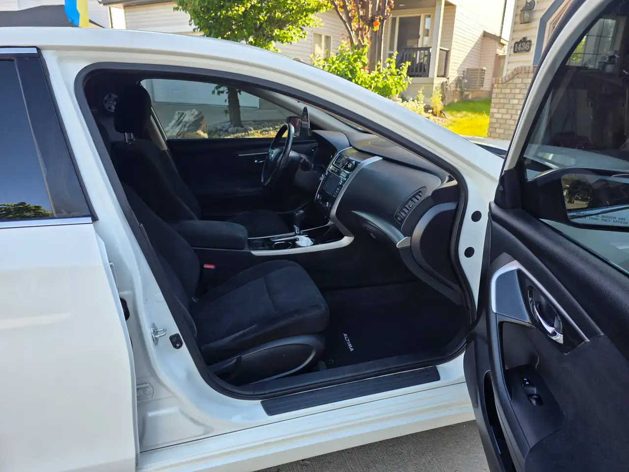 Nissan Altima photo Nissan Altima