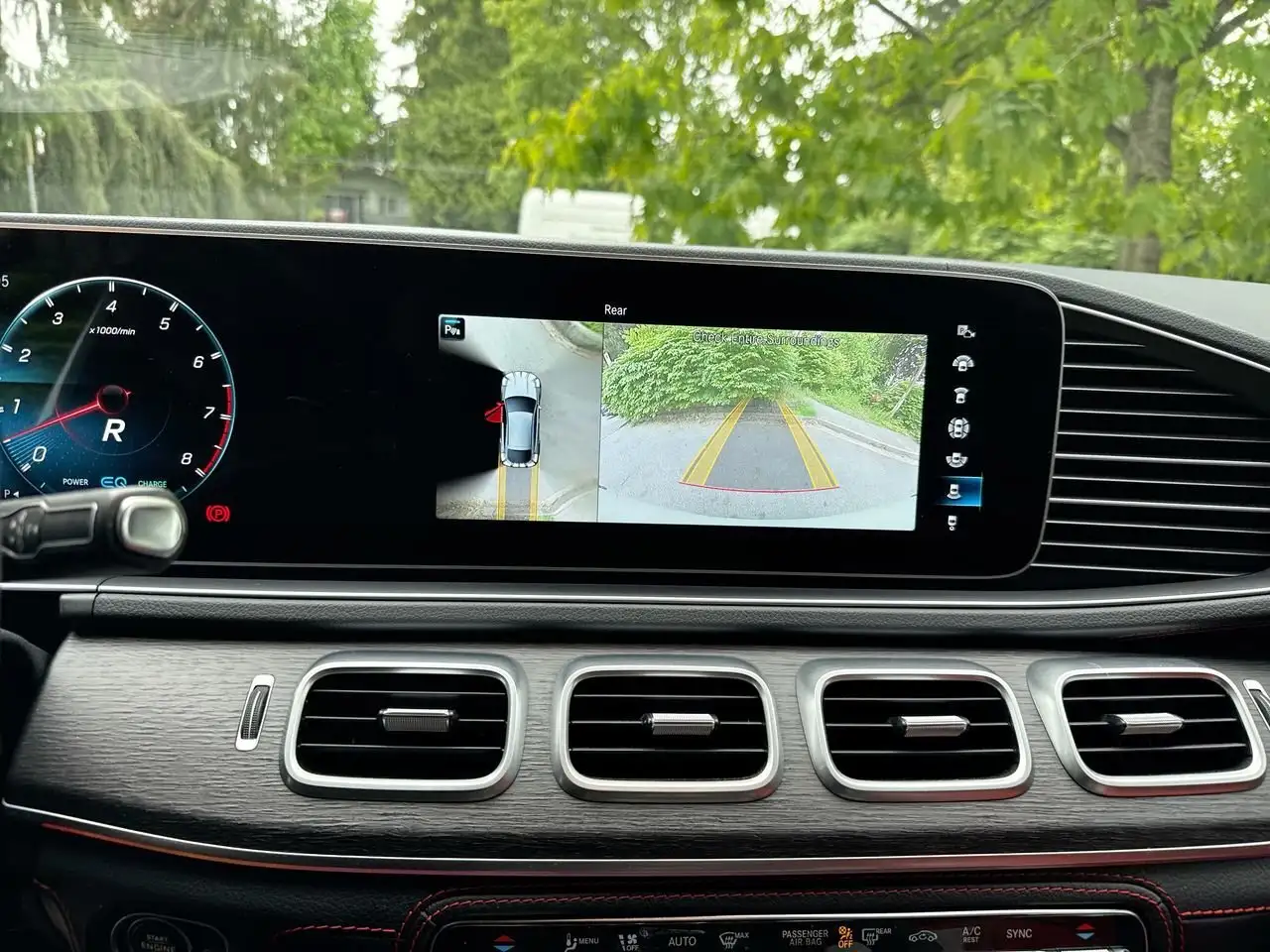 Mercedes-Benz GLE снимка Mercedes-Benz GLE