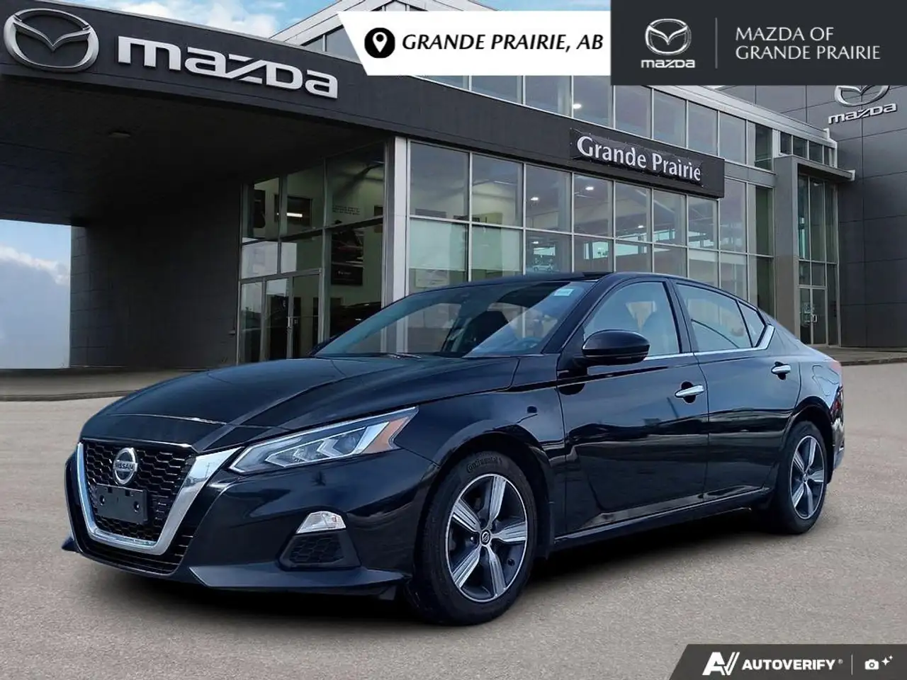 Nissan Altima снимка Nissan Altima