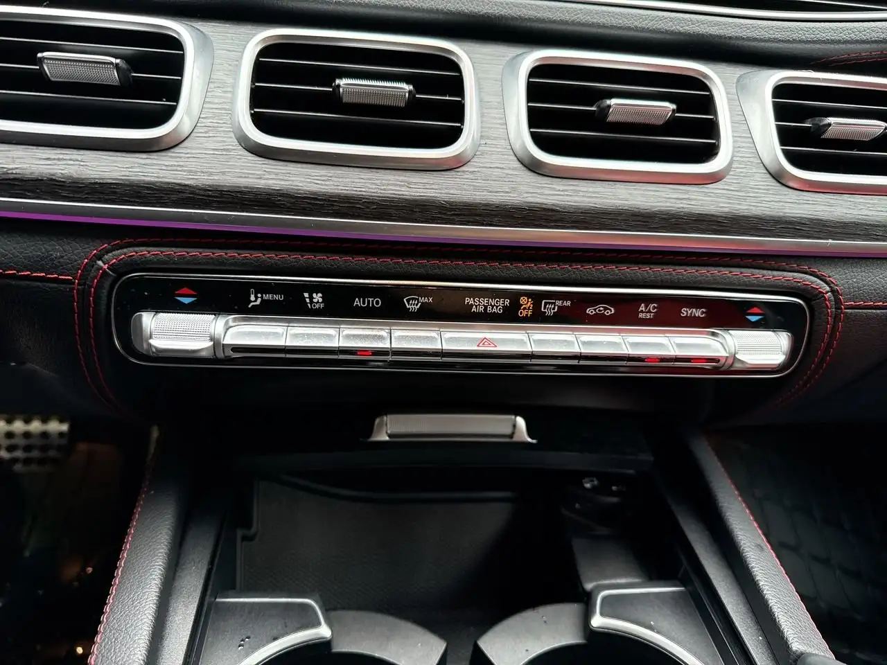Mercedes-Benz GLE снимка Mercedes-Benz GLE
