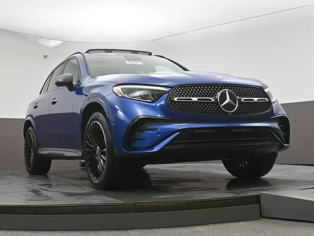 Mercedes-Benz GLC снимка Mercedes-Benz GLC