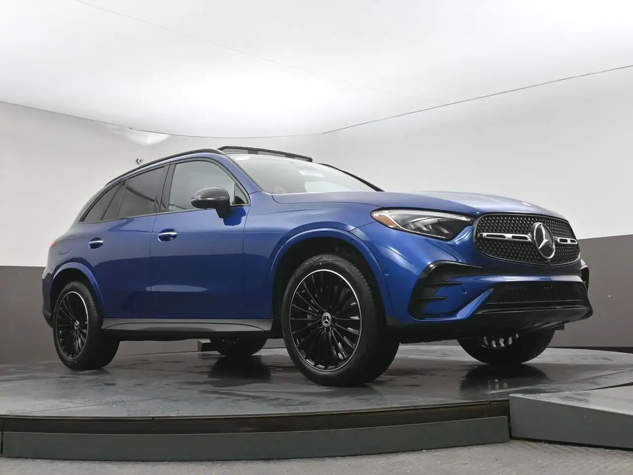 Mercedes-Benz GLC снимка Mercedes-Benz GLC