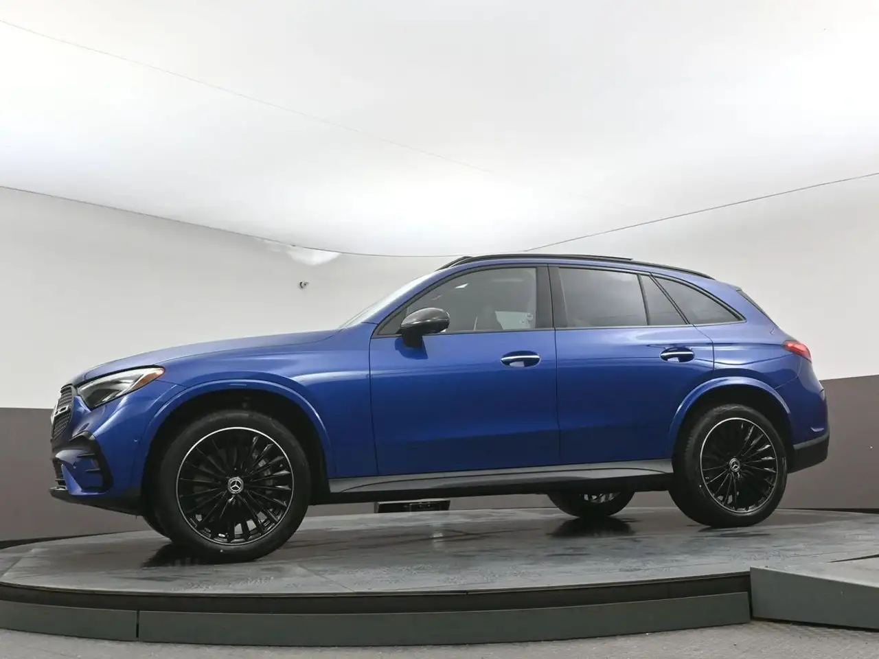 Mercedes-Benz GLC снимка Mercedes-Benz GLC