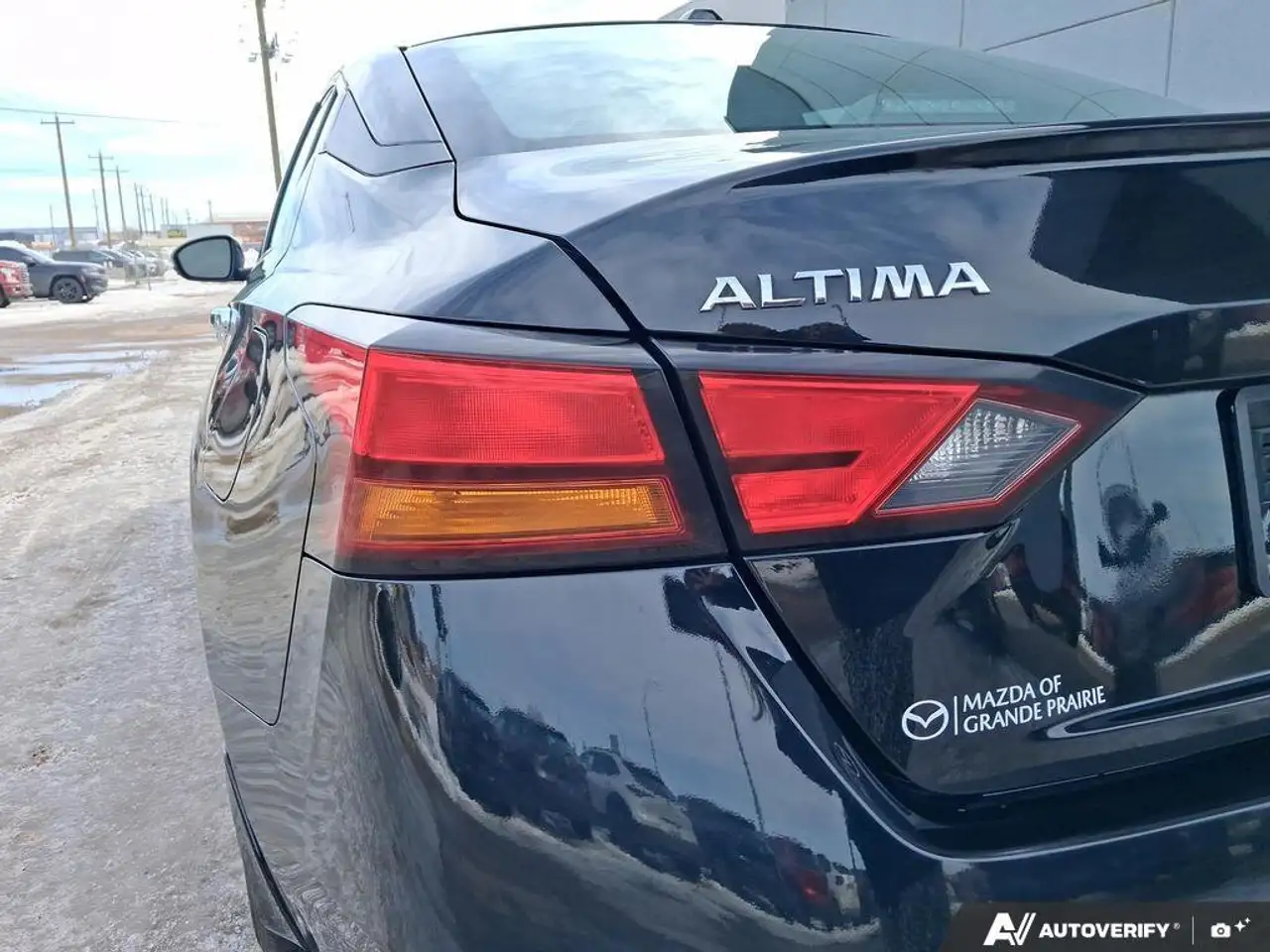 Nissan Altima снимка Nissan Altima