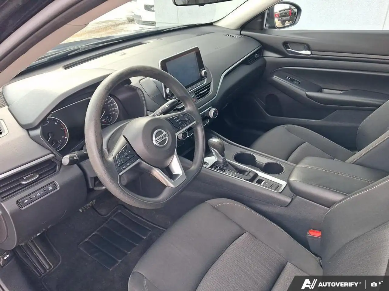 Nissan Altima снимка Nissan Altima