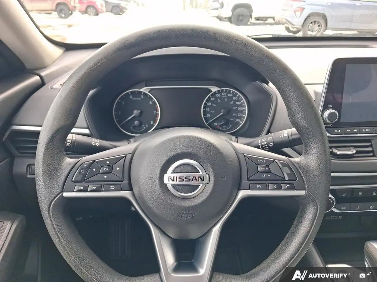 Nissan Altima снимка Nissan Altima