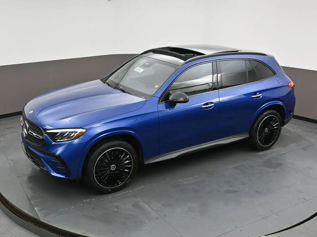 Mercedes-Benz GLC снимка Mercedes-Benz GLC
