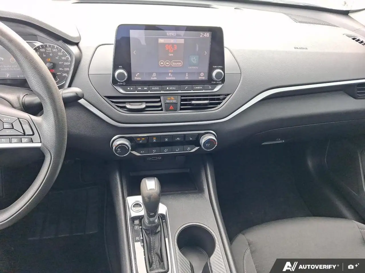 Nissan Altima снимка Nissan Altima