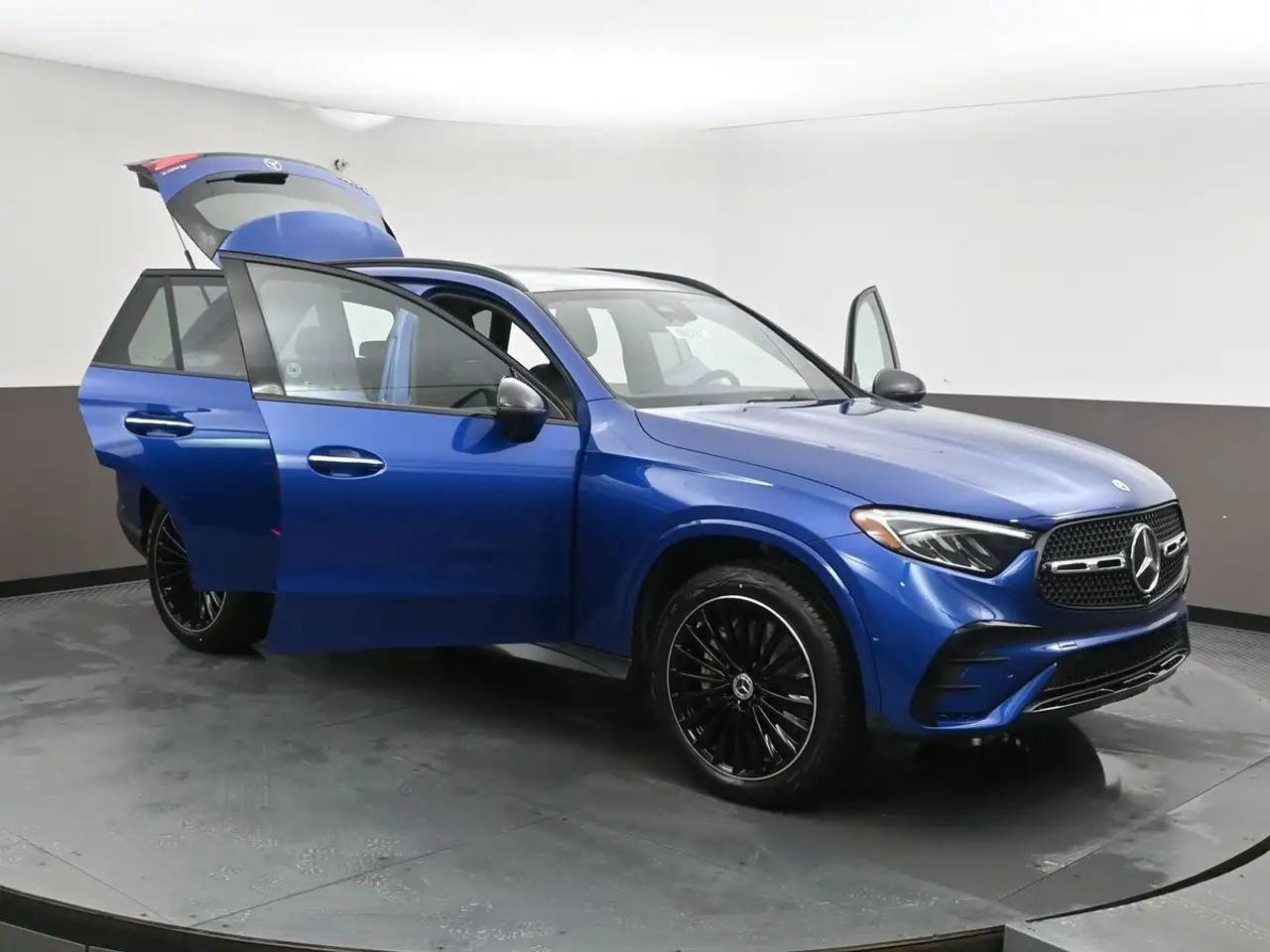 Mercedes-Benz GLC снимка Mercedes-Benz GLC