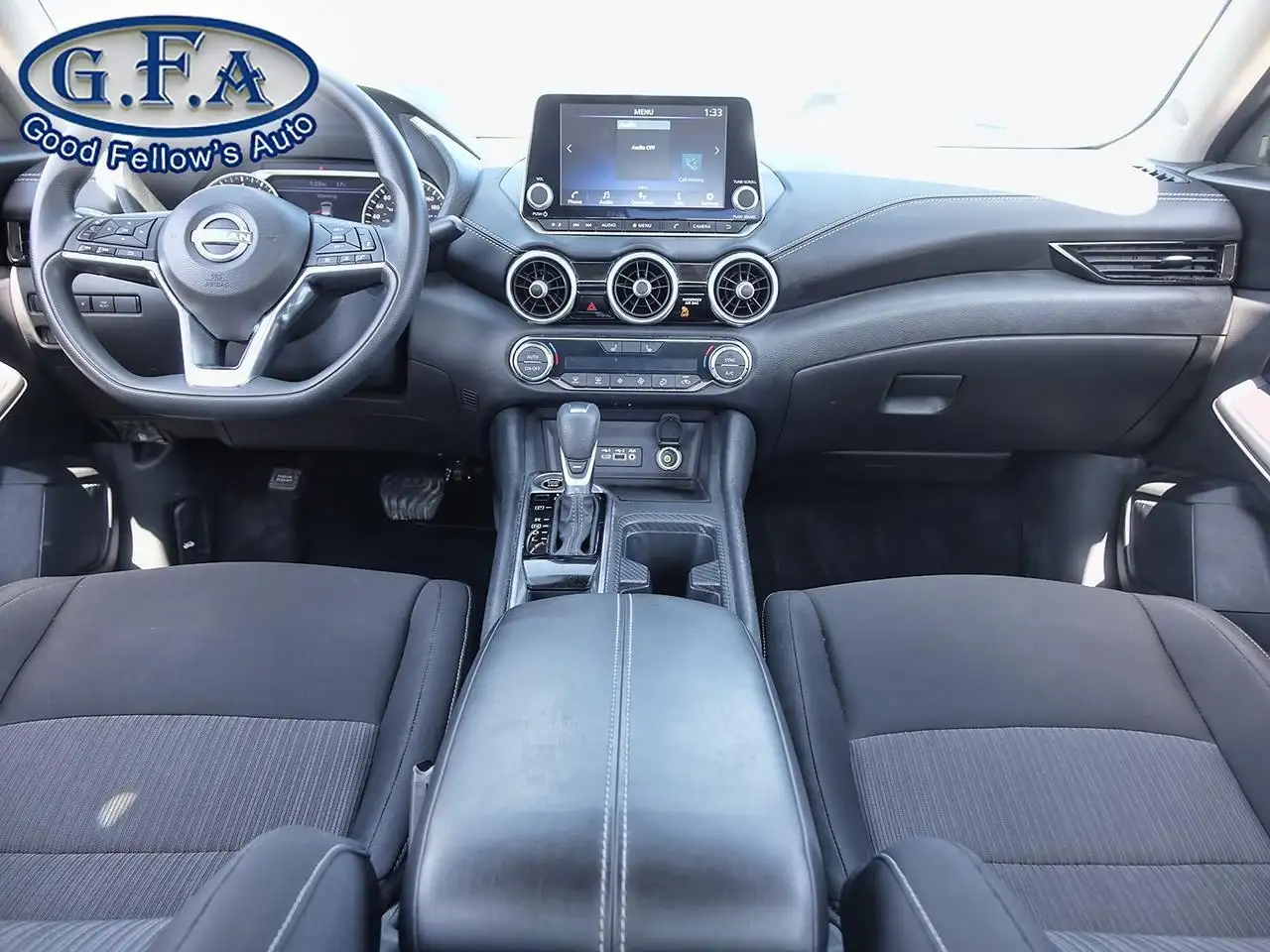 Nissan Sentra снимка Nissan Sentra