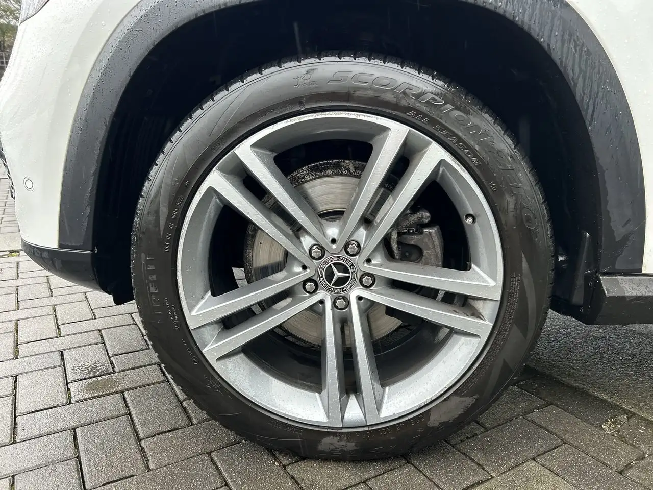 Mercedes-Benz GLE снимка Mercedes-Benz GLE