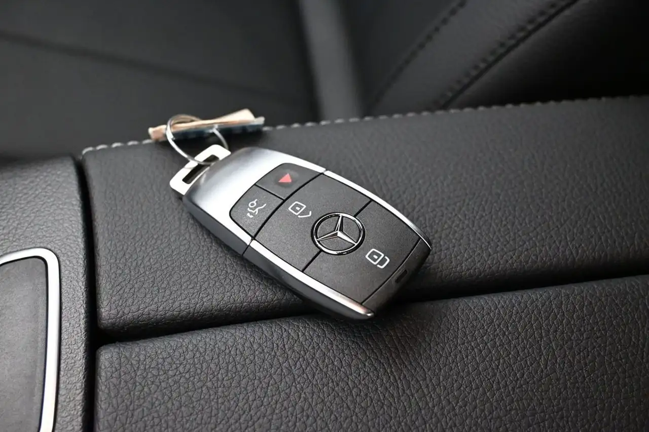 Mercedes-Benz GLA снимка Mercedes-Benz GLA