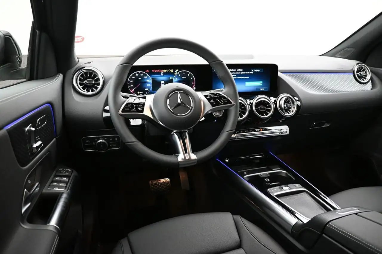 Mercedes-Benz GLA снимка Mercedes-Benz GLA