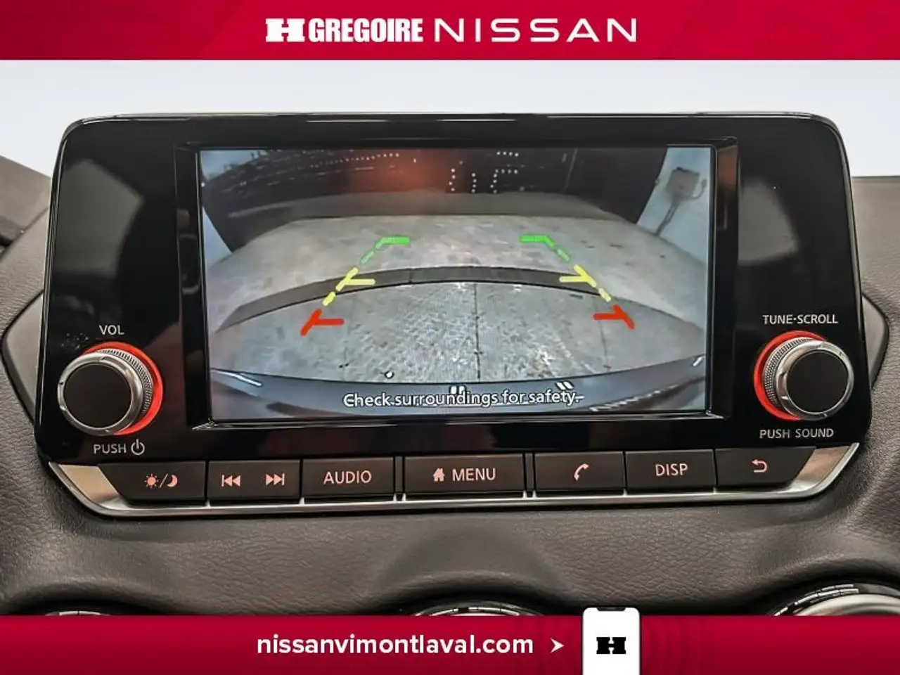 Nissan Sentra fotografie Nissan Sentra