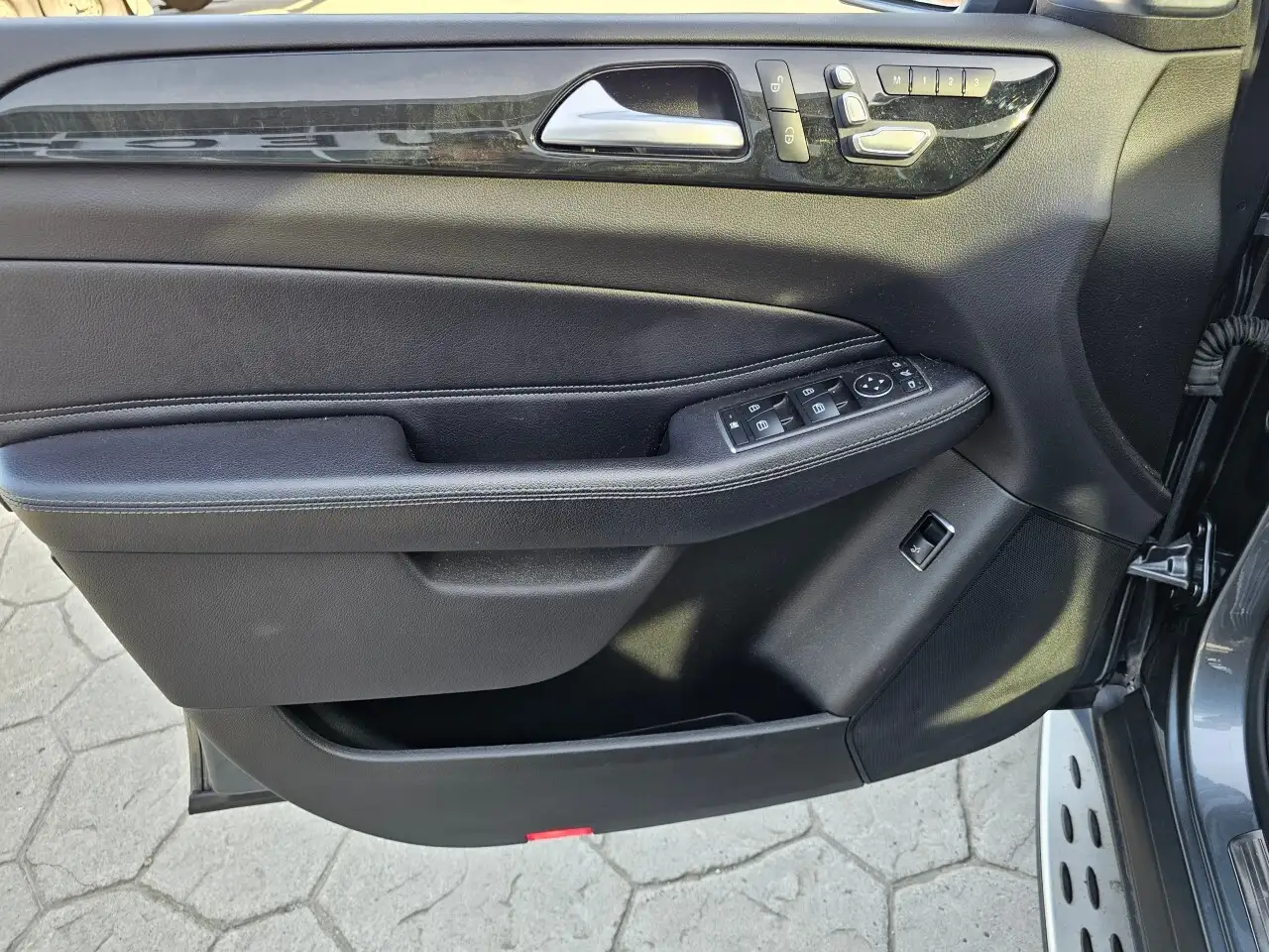 Mercedes-Benz GLE снимка Mercedes-Benz GLE