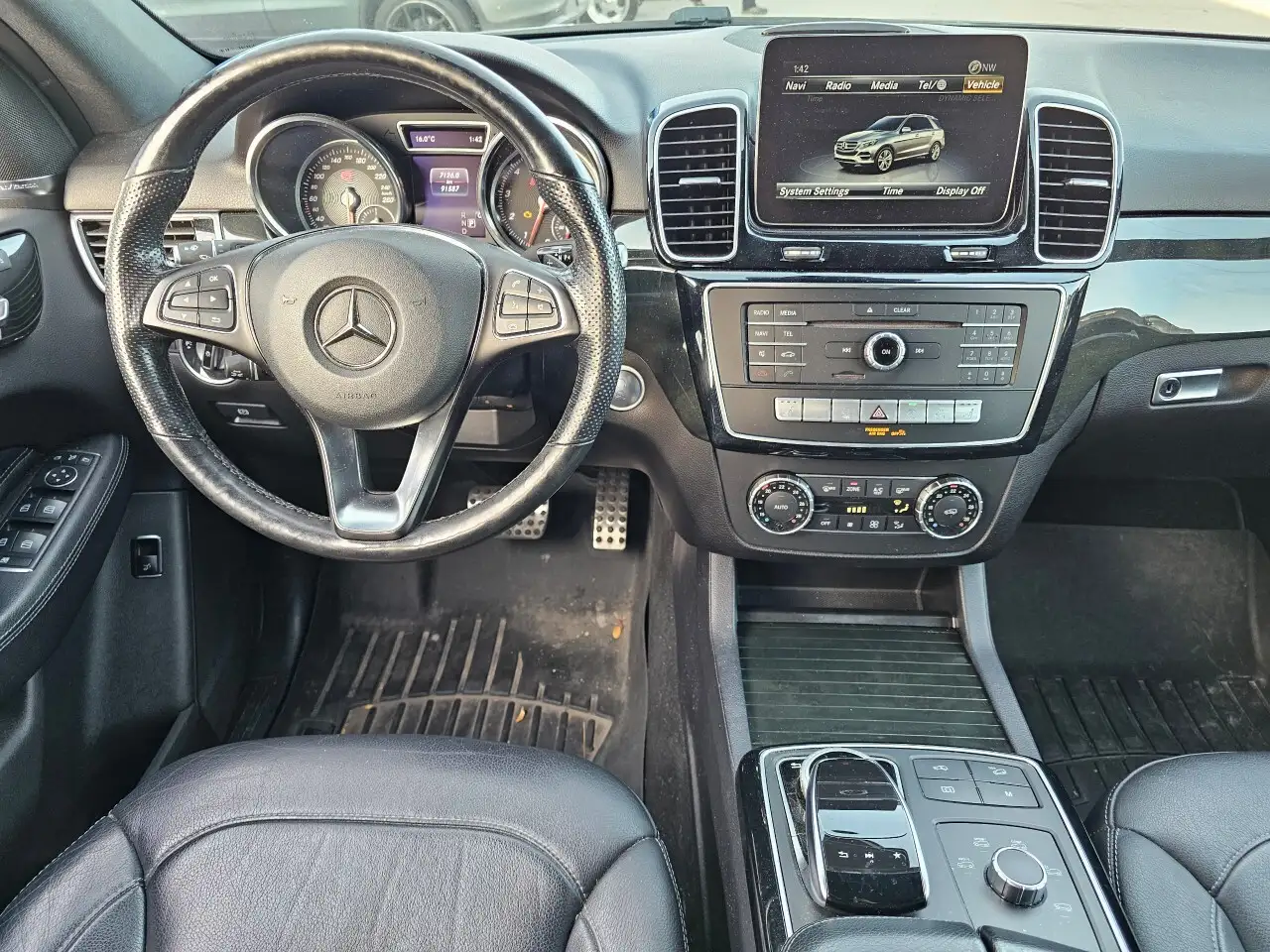 Mercedes-Benz GLE снимка Mercedes-Benz GLE