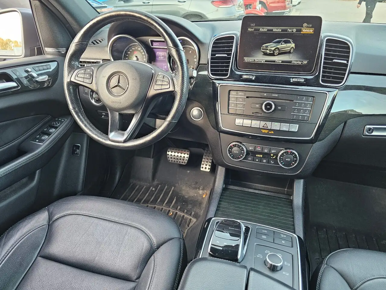 Mercedes-Benz GLE снимка Mercedes-Benz GLE