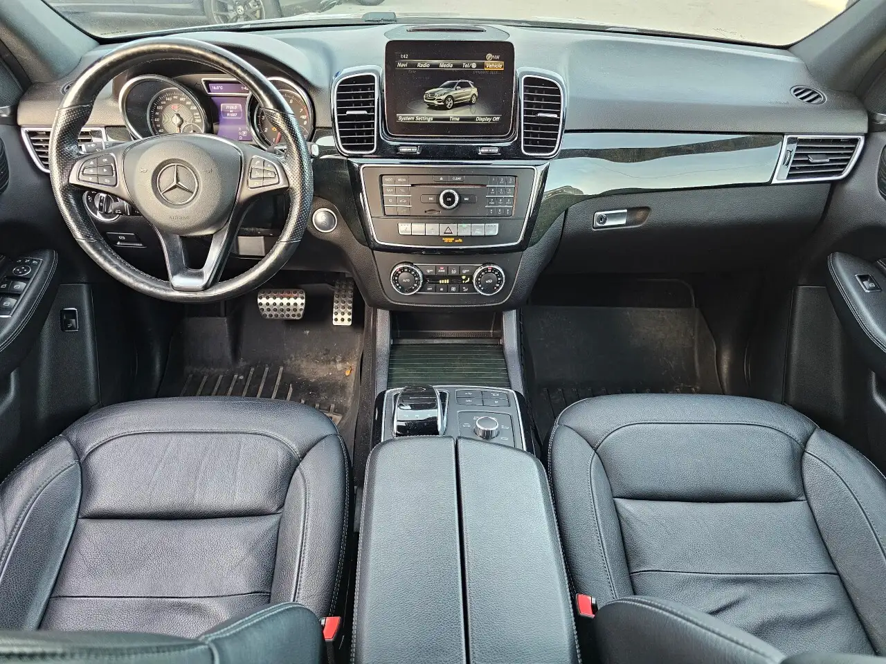 Mercedes-Benz GLE снимка Mercedes-Benz GLE