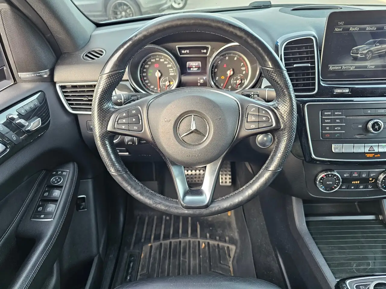 Mercedes-Benz GLE снимка Mercedes-Benz GLE