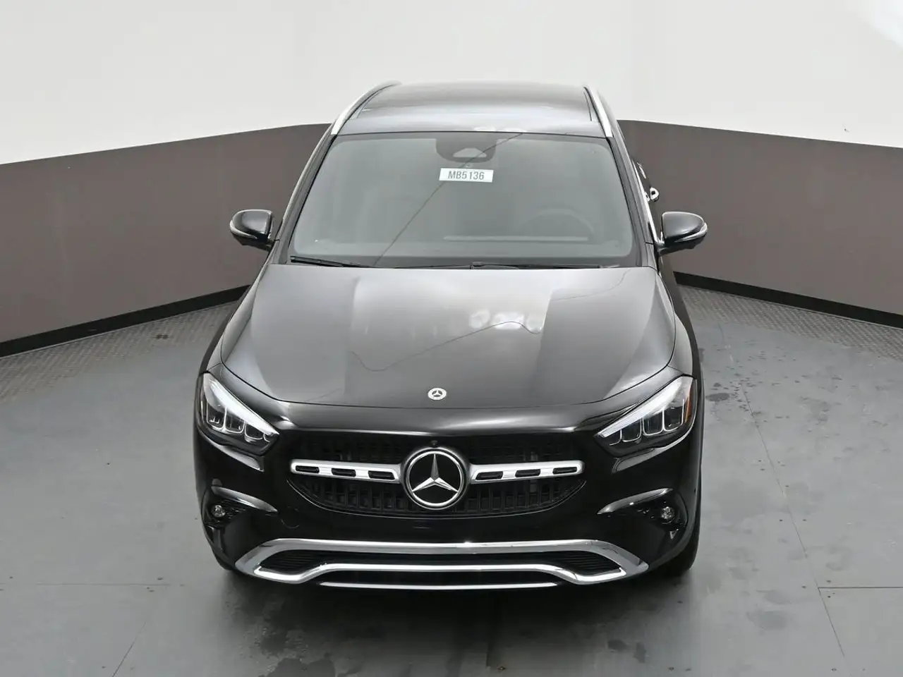 Mercedes-Benz GLA снимка Mercedes-Benz GLA