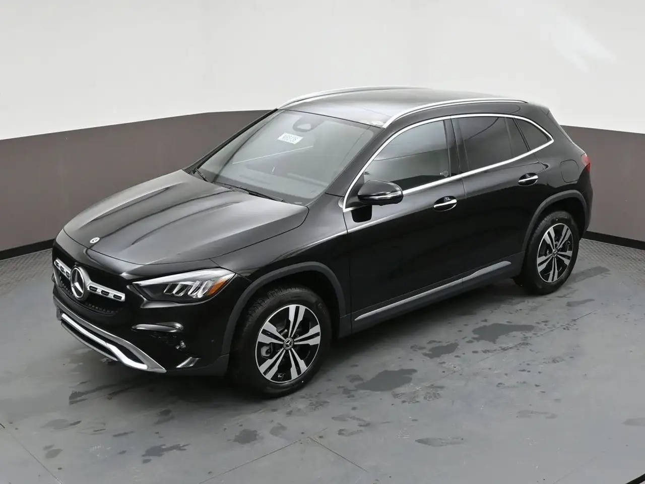 Mercedes-Benz GLA снимка Mercedes-Benz GLA