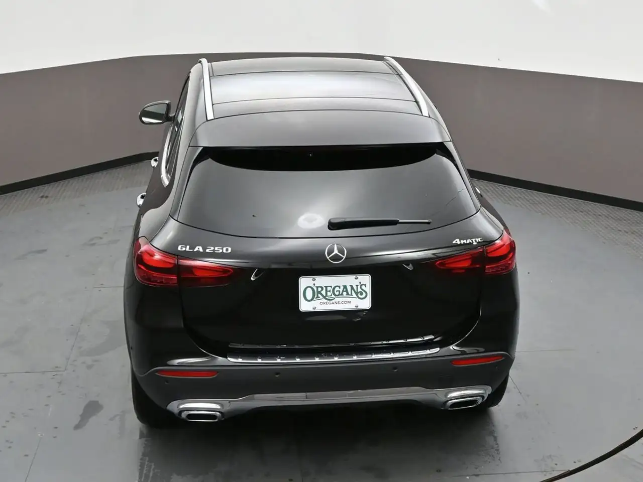 Mercedes-Benz GLA снимка Mercedes-Benz GLA