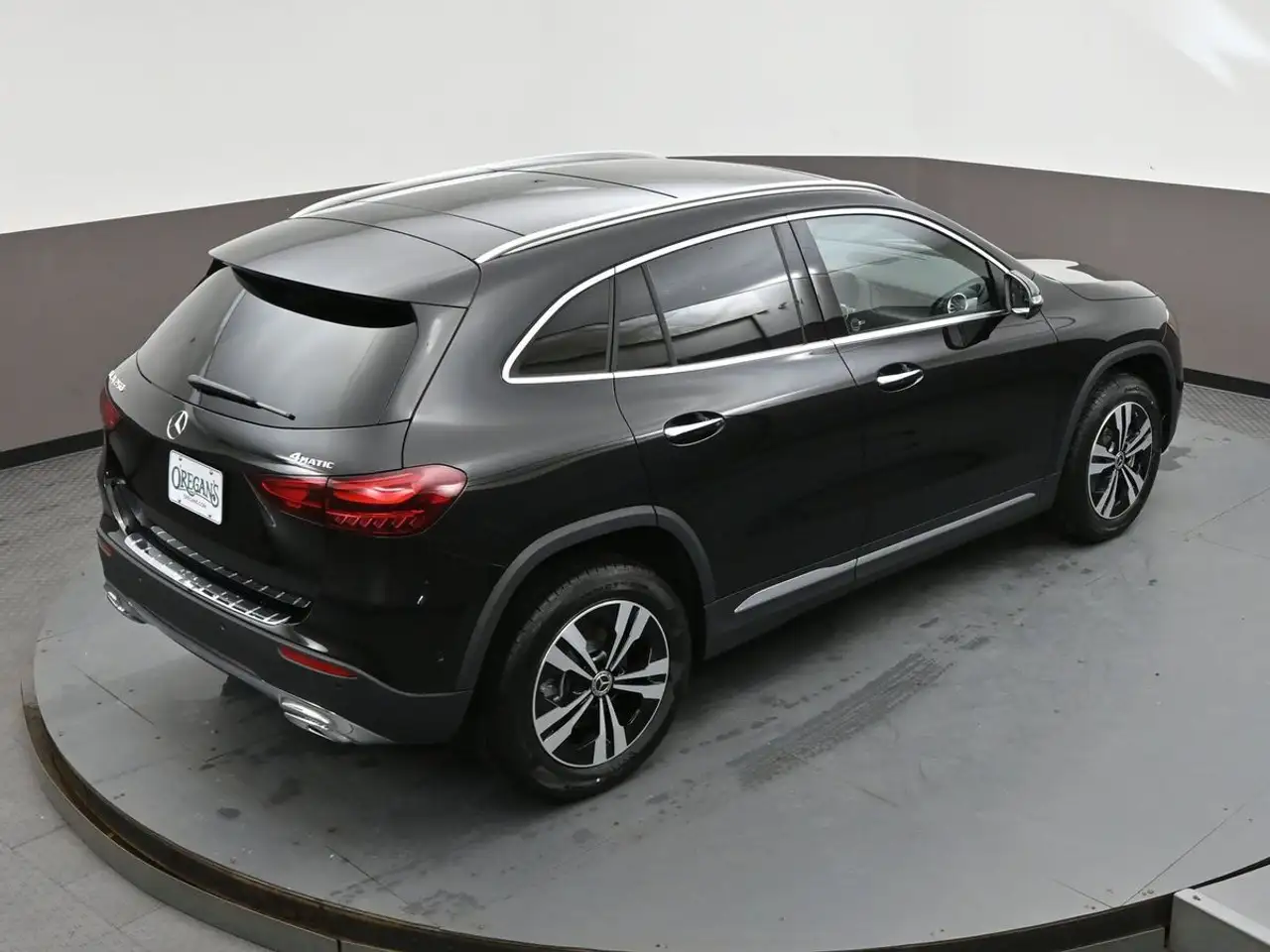 Mercedes-Benz GLA снимка Mercedes-Benz GLA