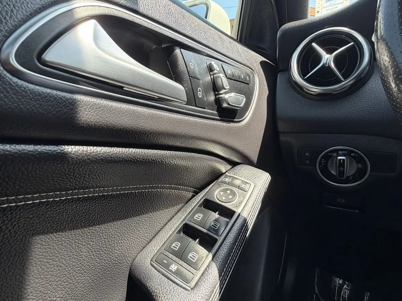Mercedes-Benz GLA fotografie Mercedes-Benz GLA