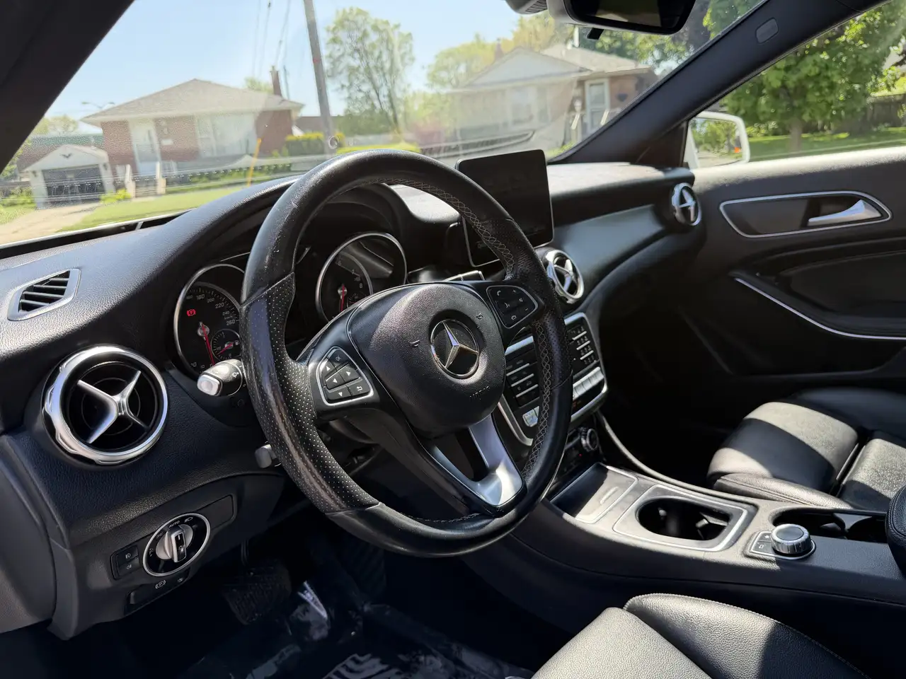 Mercedes-Benz GLA fotografie Mercedes-Benz GLA