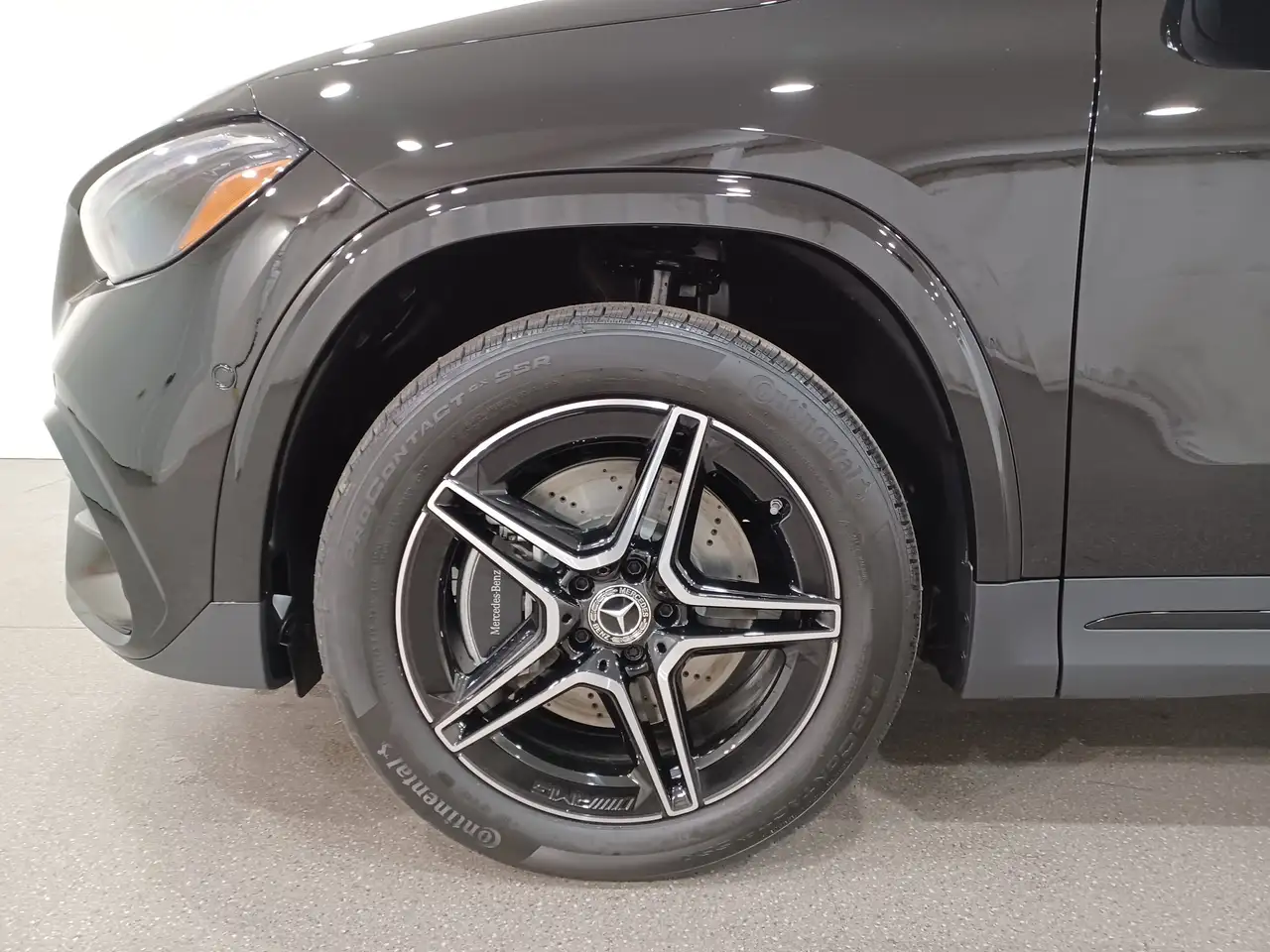 Mercedes-Benz GLA снимка Mercedes-Benz GLA