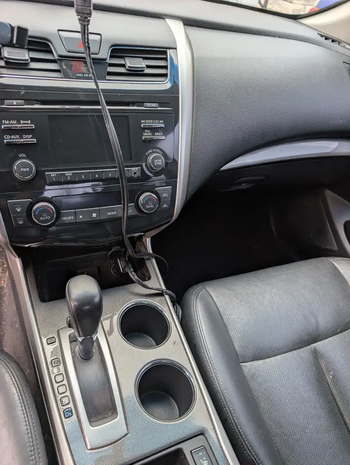 Nissan Altima снимка Nissan Altima