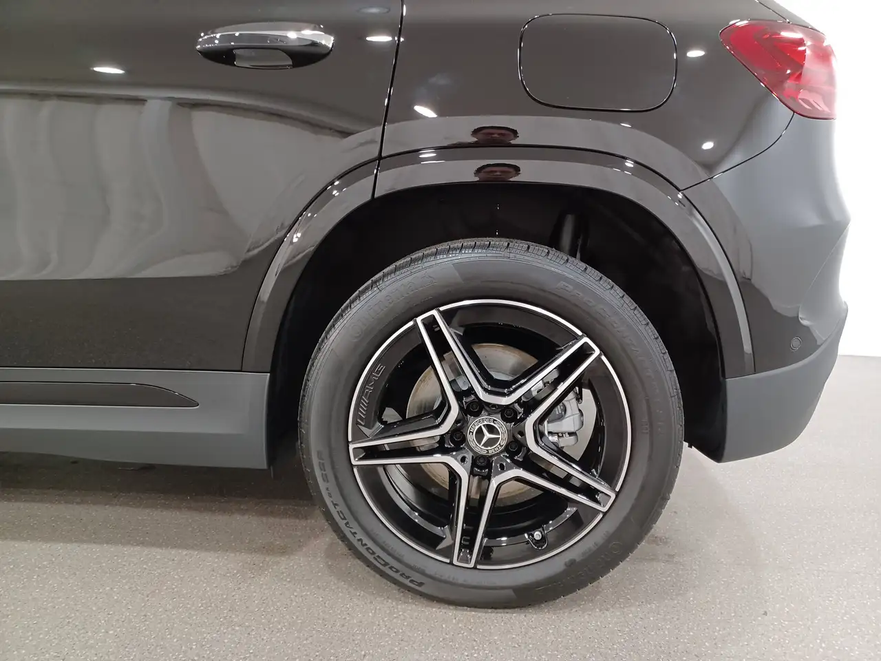 Mercedes-Benz GLA снимка Mercedes-Benz GLA