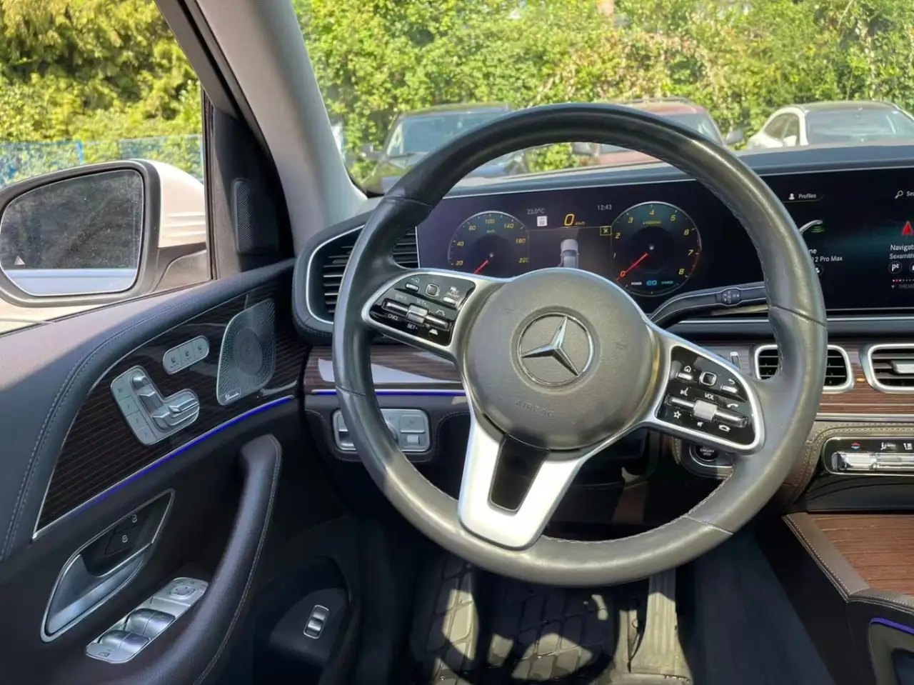 Mercedes-Benz GLE снимка Mercedes-Benz GLE